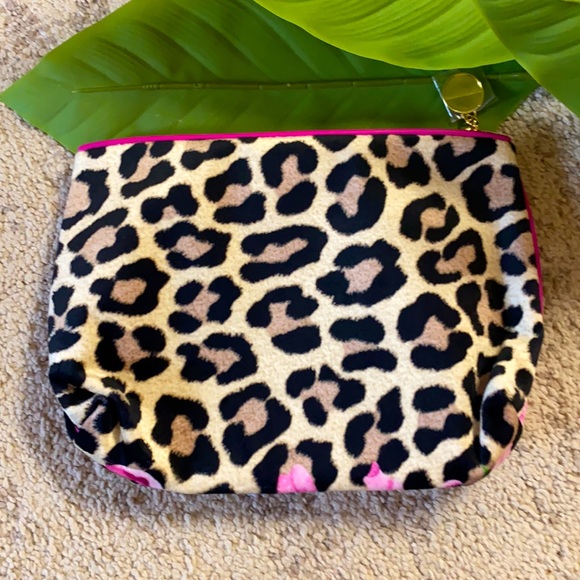 Estée Lauder Leopard Pouch - Picture 3 of 7